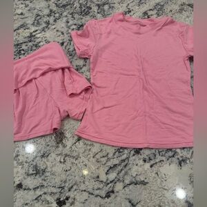 Pink T-Shirt and foldover Shorts Set looks small but really stretchy size S
